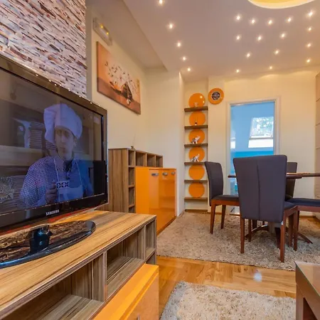 Bella زلاتيبور