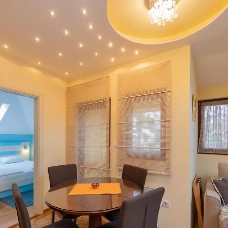 Bella شقة زلاتيبور