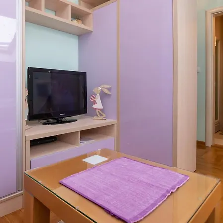 Bella * زلاتيبور