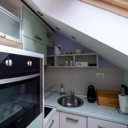 Bella شقة زلاتيبور